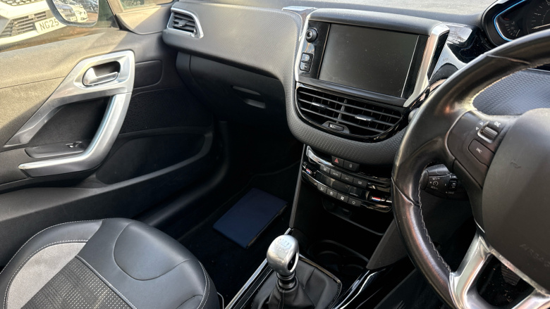 Peugeot 2008 1.2 PureTech 110 Allure Premium 5dr Petrol Estate